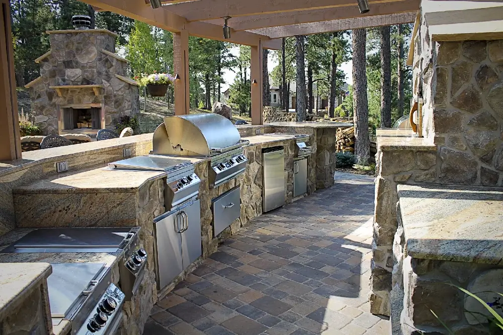 Best Outdoor Kitchens for Summer Barbeques