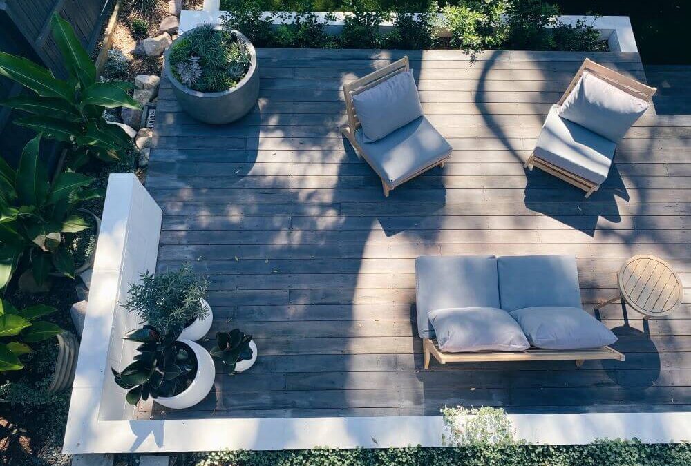 What are the benefits of having a deck or patio?